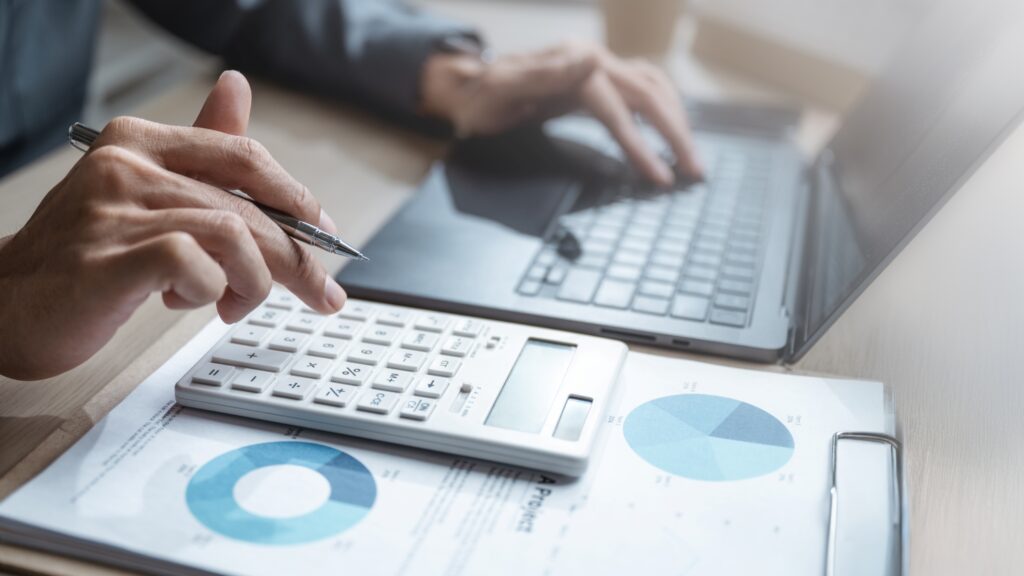 ビジネス分析、客単価計算、電卓